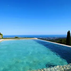 https://la-bastide-des-pins-vence.fr-provencehotel.com