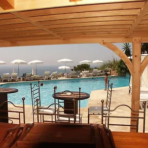 https://souleias.fr-provencehotel.com